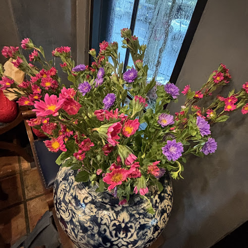 Lynlan​ Cafe - การบริการอาหารและที่พัก