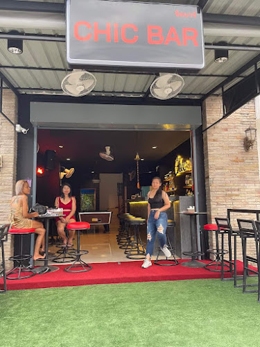 CHiC BAR RAWAI - การบริการอาหารและที่พัก