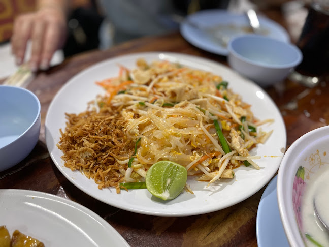 Opinii despre MAMA Thai Food Restaurant în อำเภอเมืองภูเก็ต - การบริการอาหารและที่พัก