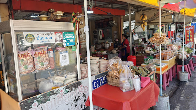 ก๋วยเตี๋ยวเรือ ฅน รังสิต - การบริการอาหารและที่พัก