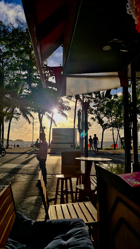 Copper Bar Phuket - การบริการอาหารและที่พัก