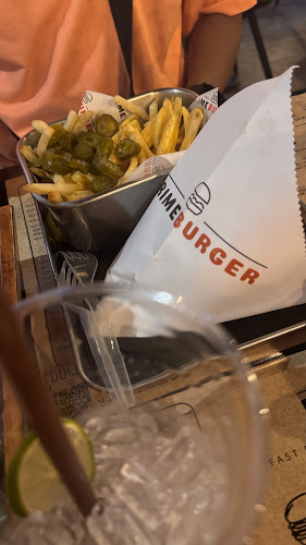 198 9 ซอย ราษฎร์อุทิศ 200 ปี 1 ตำบลป่าตอง อำเภอกะทู้ ภูเก็ต 83150