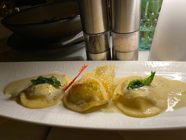 Opinii despre Cafe des Amis în อำเภอบางละมุง - การบริการอาหารและที่พัก