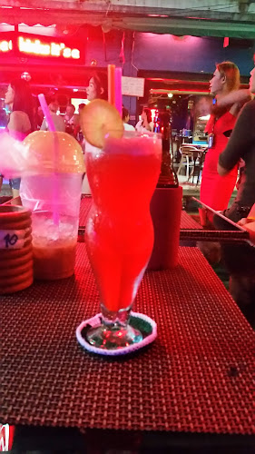 Rolling Live Bar4 Soi7 Pattaya