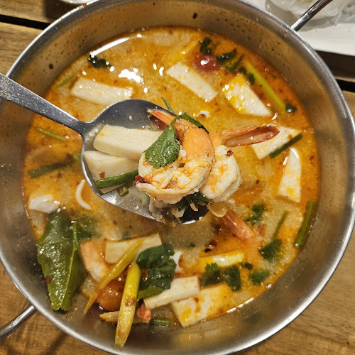 924 ซอย8 ตำบล คอหงส์ อำเภอหาดใหญ่ สงขลา 90110