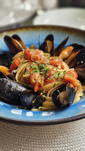 La Napoletana Bangtao - การบริการอาหารและที่พัก