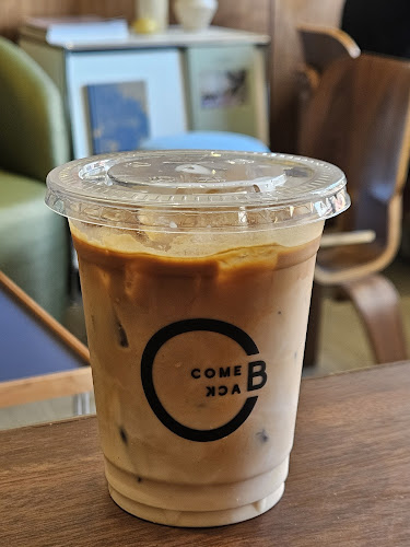 Opinii despre Comeback Phuket în อำเภอเมืองภูเก็ต - การบริการอาหารและที่พัก