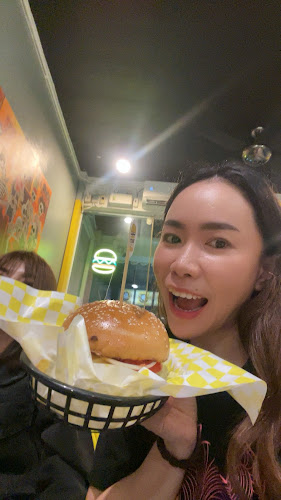 Opinii despre Wanted Burgers & Beer برجر бургер 汉堡包 în Phuket - การบริการอาหารและที่พัก