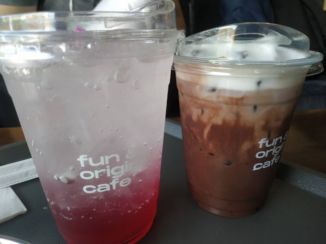 Cub House Nakhon Pathom (คับเฮาส์ นครปฐม) - การบริการอาหารและที่พัก