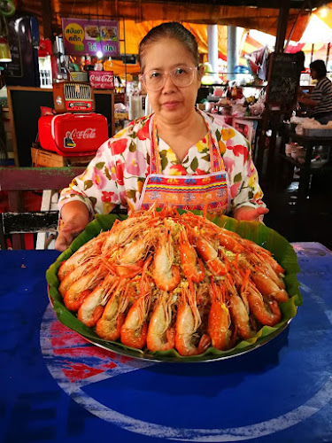 ร้านชมคลอง​ (ป้าเปิ้ล)​ก๋วยเตี๋ยวเรือ, ผัดไทย, อาหารตามสั่ง, สเต็ก, กาแฟสด - การบริการอาหารและที่พัก
