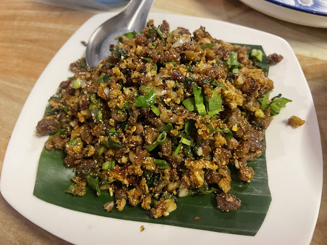 อีสานรักบ้านเกิด - การบริการอาหารและที่พัก