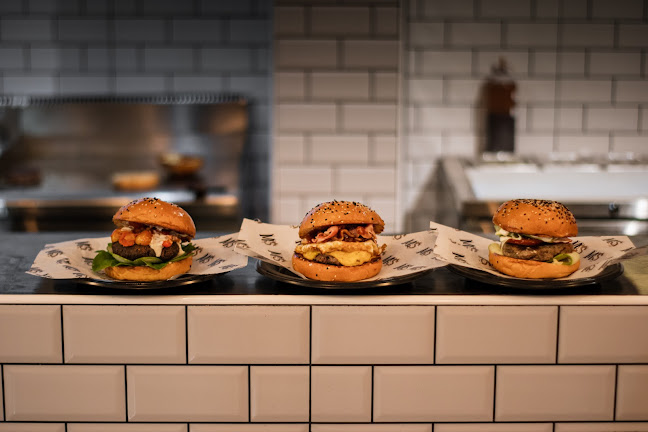 Opinii despre Millionaire Burgers (Laguna) în อำเภอถลาง - การบริการอาหารและที่พัก