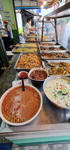 Opinii despre ข้าวแกงป้าตุ๊ în อำเภอเมืองเพชรบูรณ์ - การบริการอาหารและที่พัก