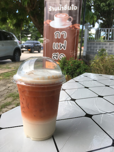 Opinii despre ชื่นใจ คาเฟ่ กาแฟสด แหลมฉบัง în อำเภอศรีราชา - การบริการอาหารและที่พัก