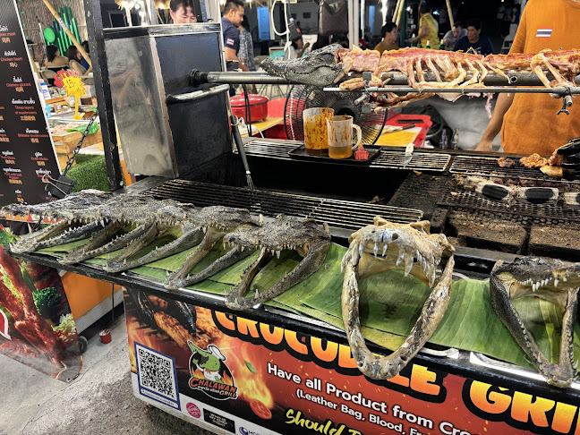 วิสดี้ พลาซ่า - การบริการอาหารและที่พัก