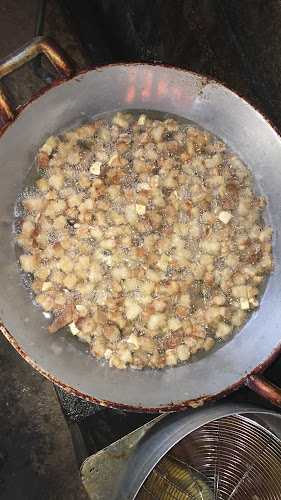 ร้านก๋วยเตี๋ยวเรือ ยกซด 10 บาท - การบริการอาหารและที่พัก