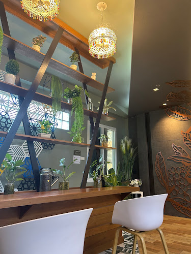 Cells Coffee x Co-working space - การบริการอาหารและที่พัก