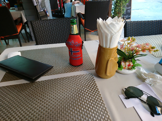 Opinii despre Friends cafe Jomtien în อำเภอบางละมุง - การบริการอาหารและที่พัก