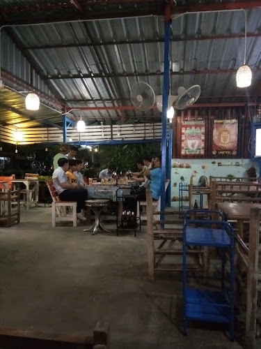 ร้านเพียวเพียวลาบอุบล - การบริการอาหารและที่พัก