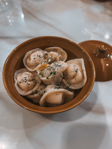 Русский ресторан "Подсолнух" - การบริการอาหารและที่พัก