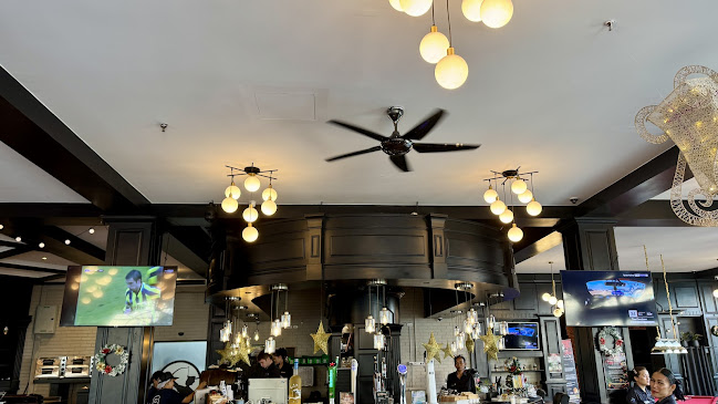 Robin Hood Tavern - อำเภอบางละมุง