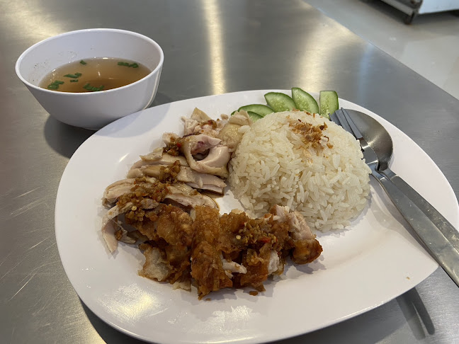 Opinii despre ข้าวมันไก่ชายพี în วัฒนา - การบริการอาหารและที่พัก