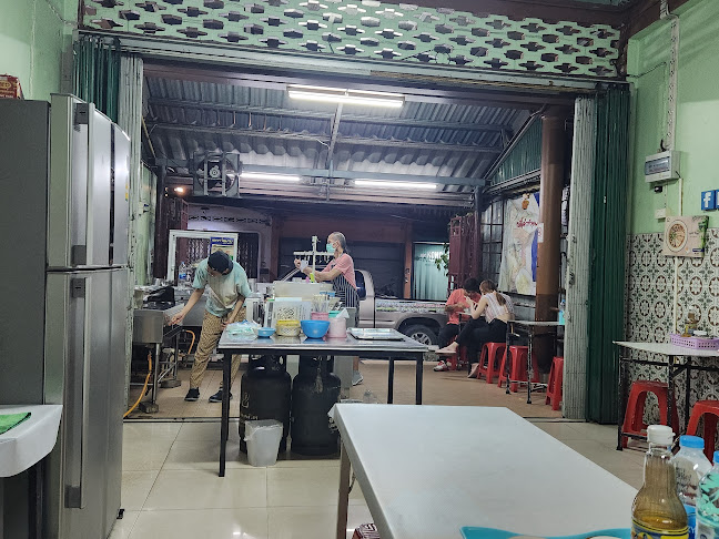 ข้าวต้มตี๋เล็ก เขารัง - การบริการอาหารและที่พัก