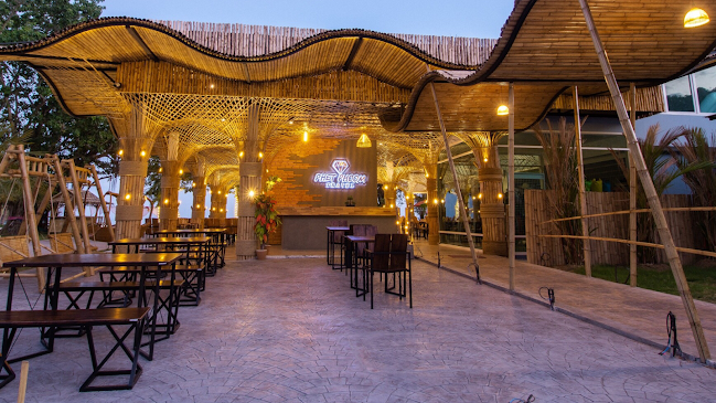Restaurant Pita Beach - การบริการอาหารและที่พัก