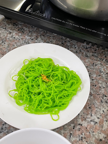 ตา ต้า สุกี้ - การบริการอาหารและที่พัก