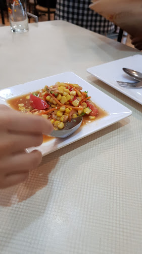 นิตยาไก่ย่าง สาขาแยกสะพานพระนั่งเกล้า - การบริการอาหารและที่พัก