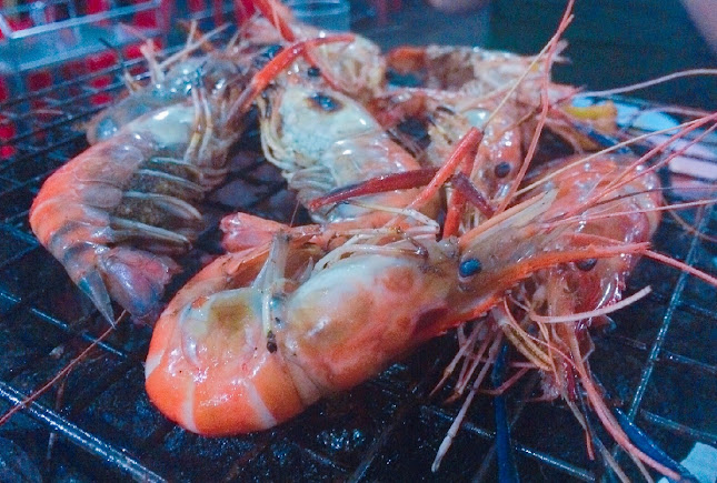 เจ๊เนี้ยว หมูกระทะ - การบริการอาหารและที่พัก