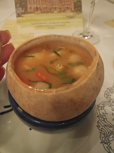 Blue Elephant - การบริการอาหารและที่พัก