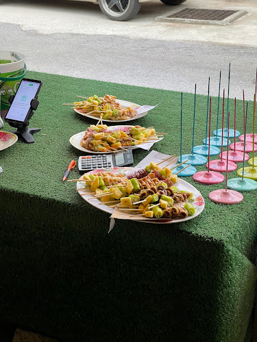 แจ้พ่อน้องทอยบาร์บีคิว - การบริการอาหารและที่พัก