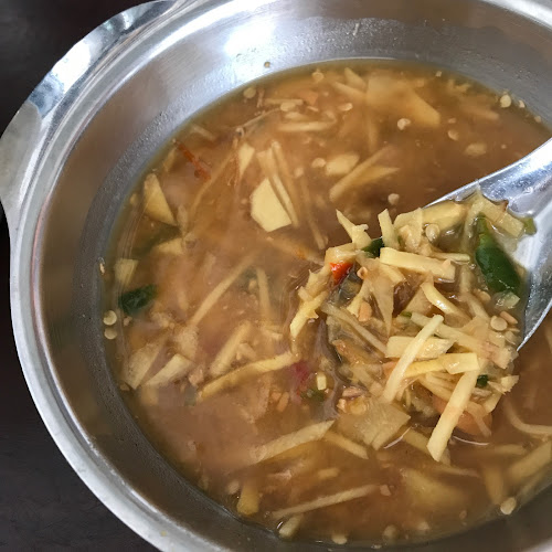 รัานก๋วยเตี๋ยวปลาอภิชน - การบริการอาหารและที่พัก