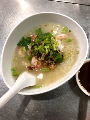 ยอดผักเมืองทอง ราดหน้า