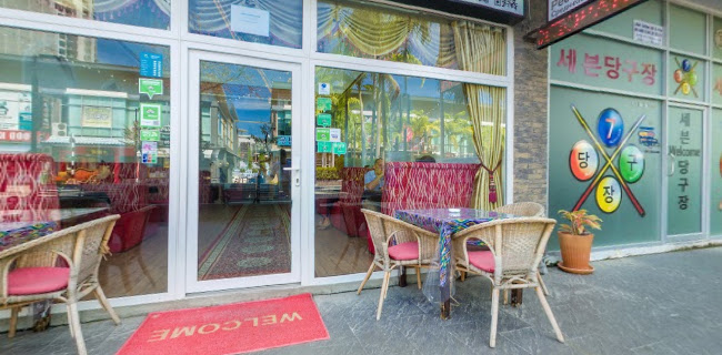 Caravan - การบริการอาหารและที่พัก