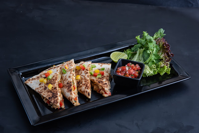 Vitaphorn Authentic Thai Restaurant​ & Steak House - อำเภอเมืองภูเก็ต