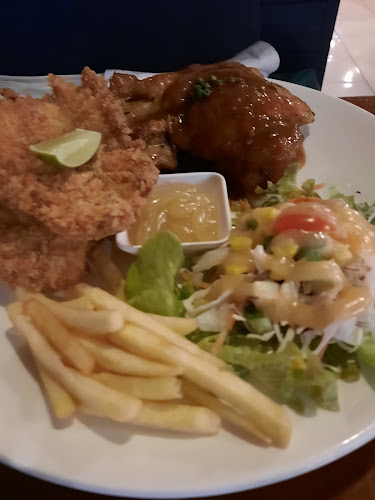 สเต็กอุบลฯ-บ้านอันดาสเต็กเฮ้าส์2 - การบริการอาหารและที่พัก