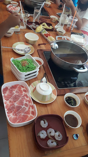 วาวี คอฟฟี่ @ชมจันทร์ เฮือ ฮักมูล - การบริการอาหารและที่พัก