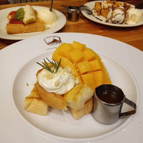 THE VOLCANO หลัง มช. - การบริการอาหารและที่พัก