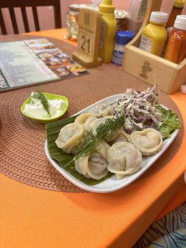 Phuket Restaurant - การบริการอาหารและที่พัก