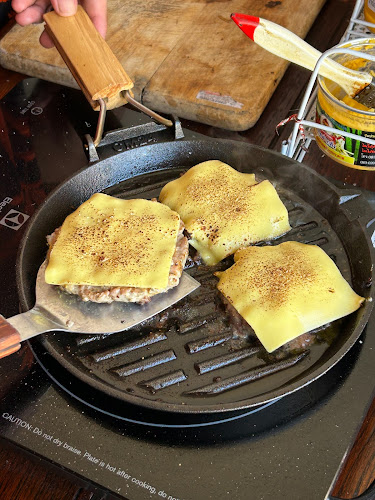 102 31 ซอย โกสีย์ 36 ตำบลปากน้ำโพ อำเภอเมืองนครสวรรค์ นครสวรรค์ 60000