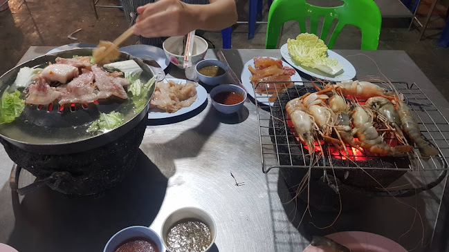 เจ๊เนี้ยว หมูกระทะ - การบริการอาหารและที่พัก