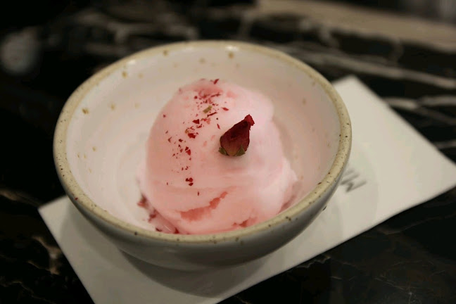 Mililin Cafe & Eatery - การบริการอาหารและที่พัก