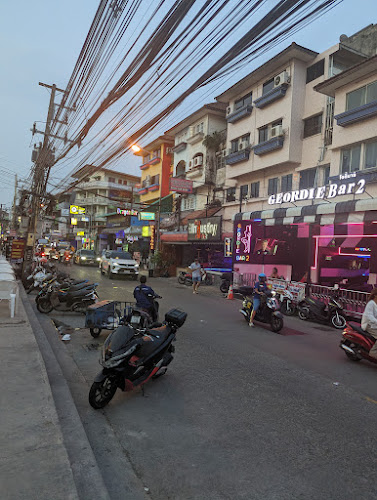 Opinii despre Geordie Bar 2 în อำเภอบางละมุง - การบริการอาหารและที่พัก