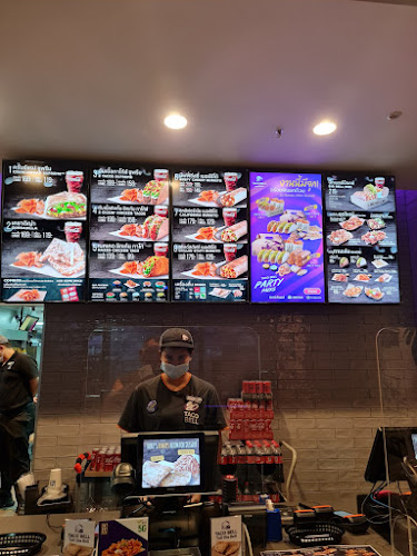 Taco Bell - การบริการอาหารและที่พัก