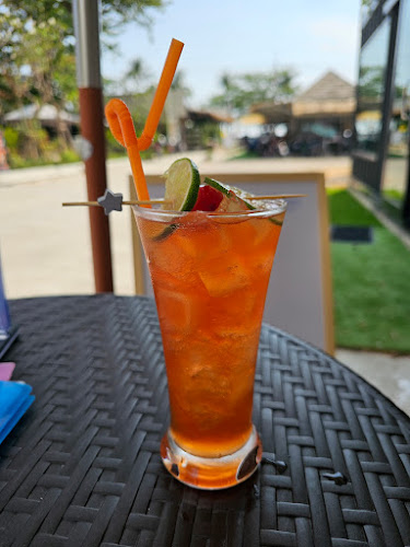 Opinii despre Liqueur Jomtien Beach în อำเภอบางละมุง - การบริการอาหารและที่พัก