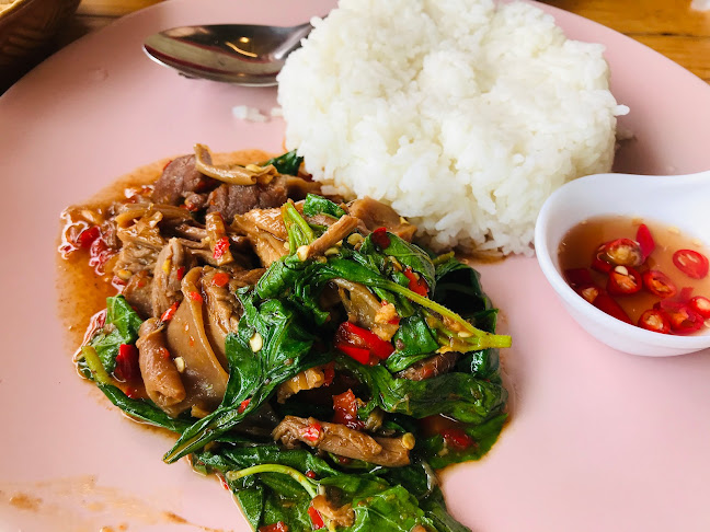 ตะแคงเรือ เตี๋ยวเรืออยุธยา - การบริการอาหารและที่พัก