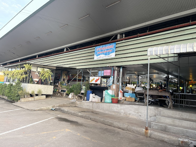 Opinii despre ศรีนวล ตลาดทะเลไทย în เมือง - การบริการอาหารและที่พัก
