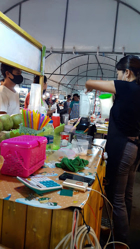 Opinii despre ตลาด บิ๊กฟู๊ด อ้อมน้อย în อำเภอกระทุ่มแบน - การบริการอาหารและที่พัก